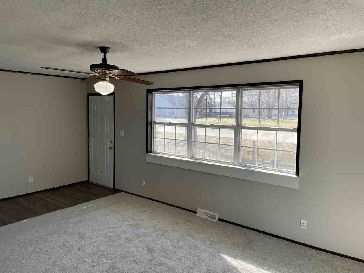 7429 E Tara Ln - Photo 4 of 17