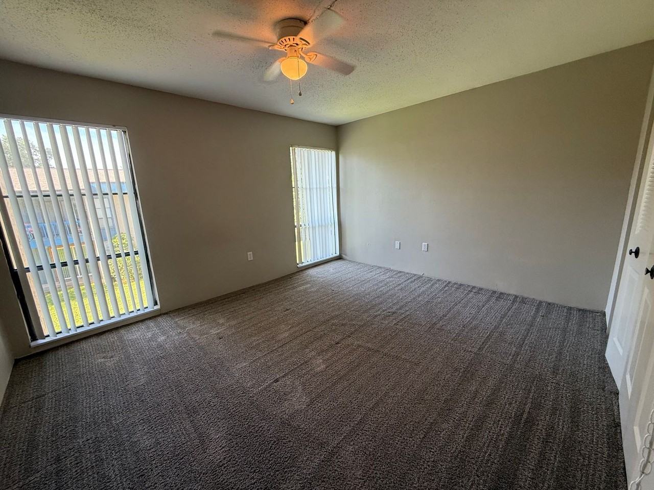 2811 Y-220 2811 S.W. Archer Rd. - Photo 2 of 6