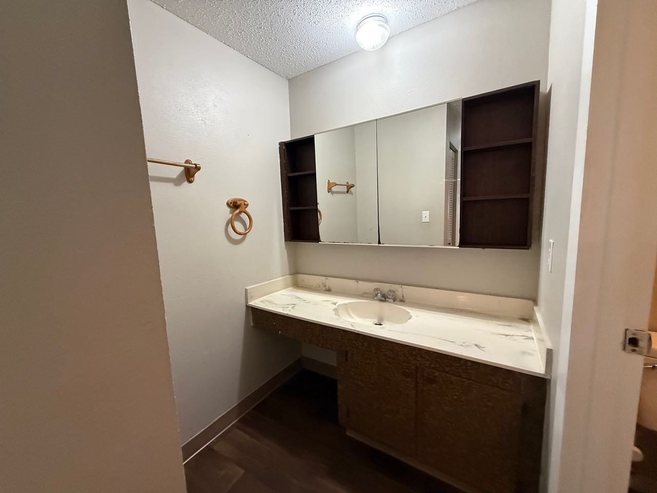 2811 Y-220 2811 S.W. Archer Rd. - Photo 5 of 6