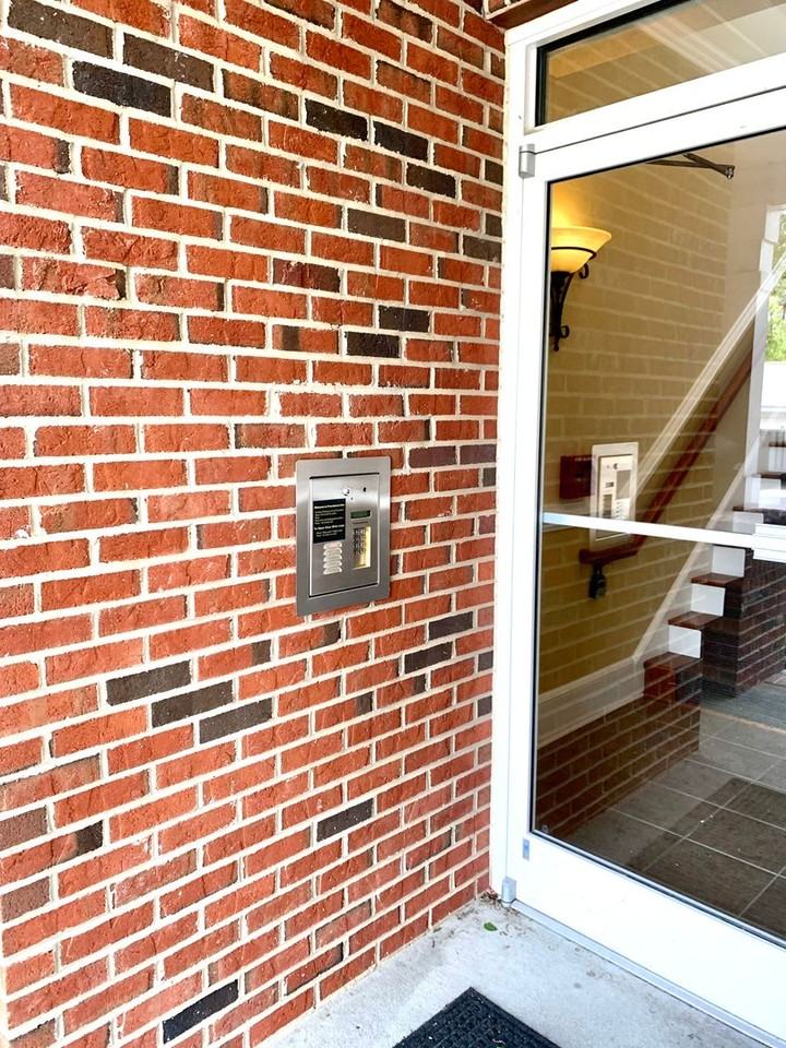 712 Providence Glen Dr - Photo 3 of 16