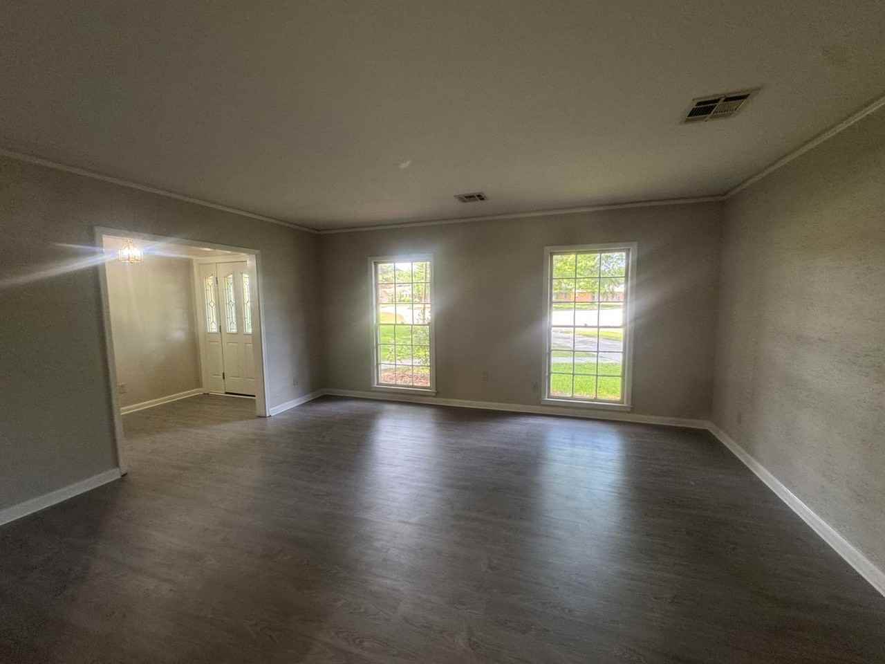 3054 Merrimac Dr - Photo 4 of 37