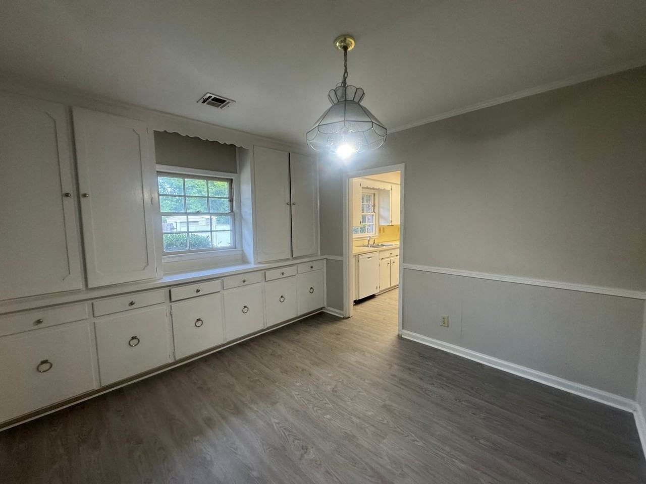 3054 Merrimac Dr - Photo 6 of 37