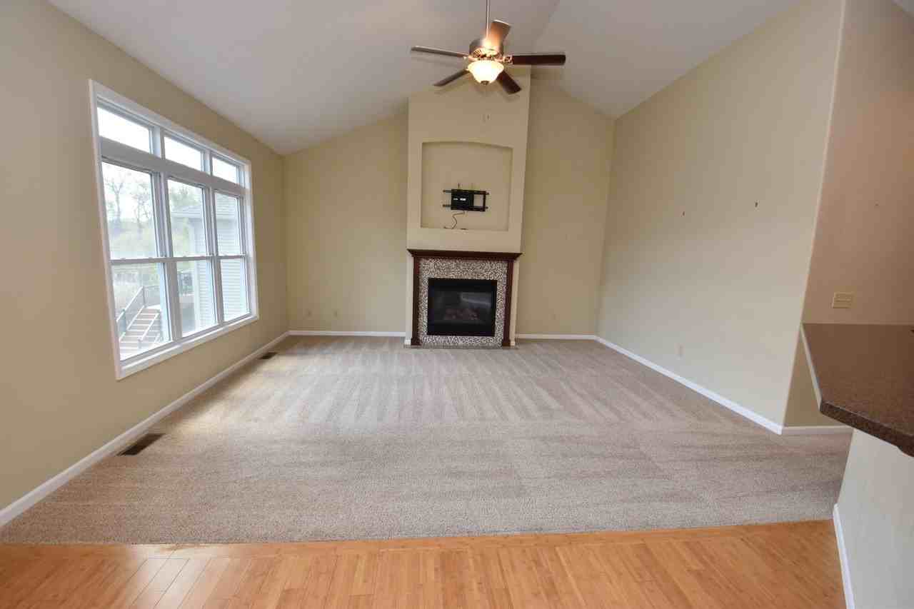 18416 Summer Wind Ln - Photo 3 of 29