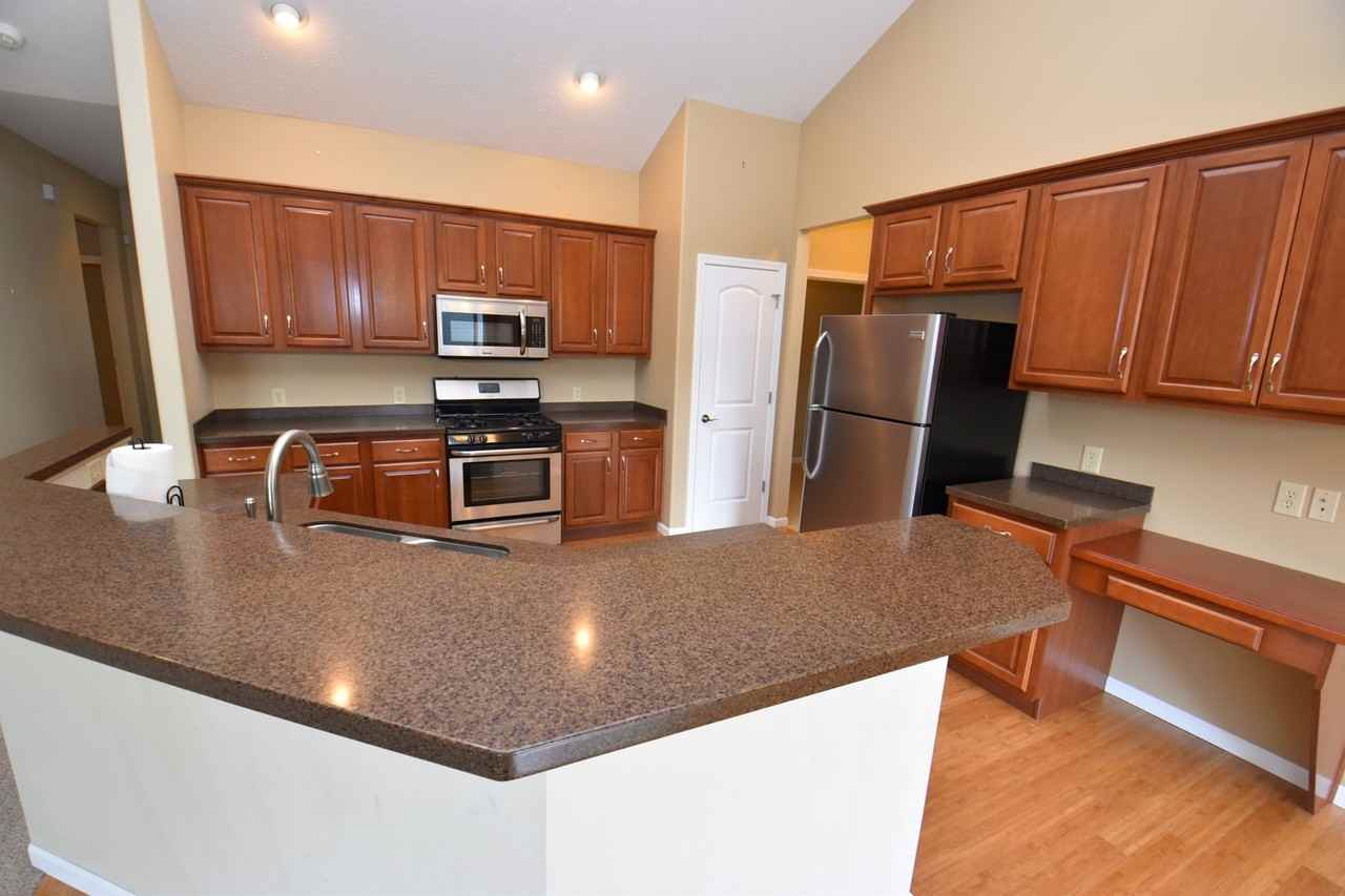 18416 Summer Wind Ln - Photo 4 of 29