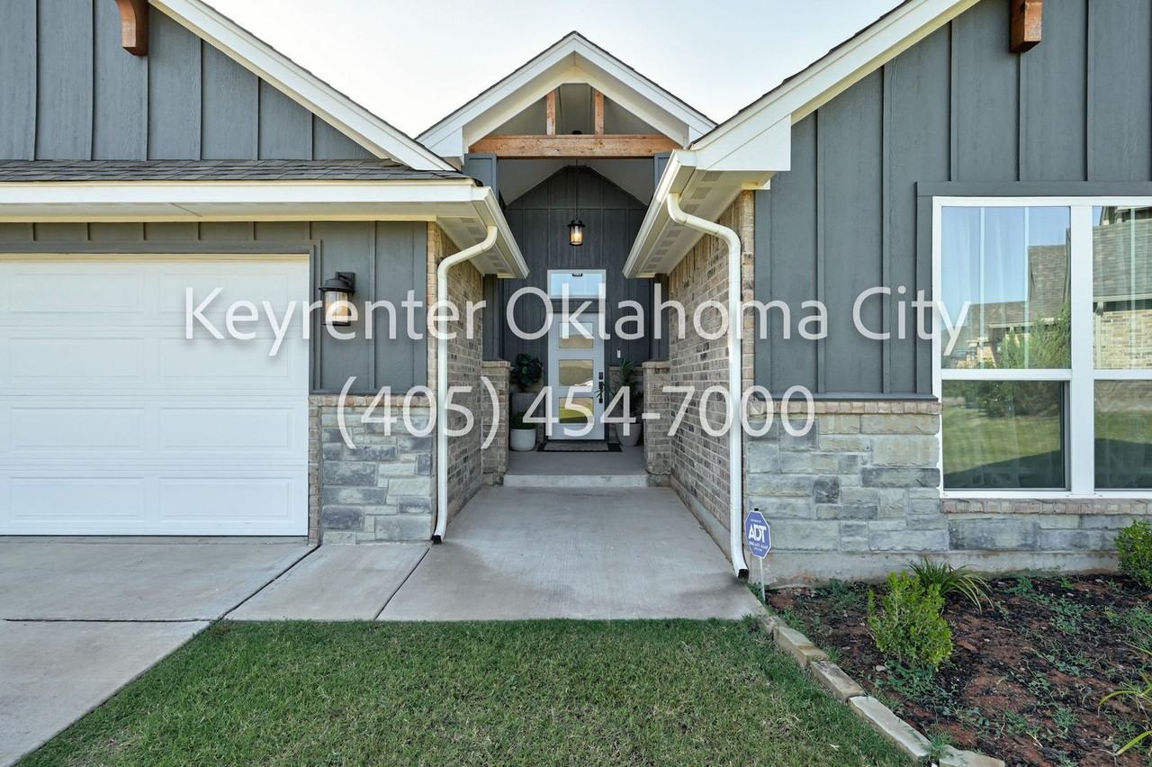 4200 Nw 156th Ter - Photo 3 of 44