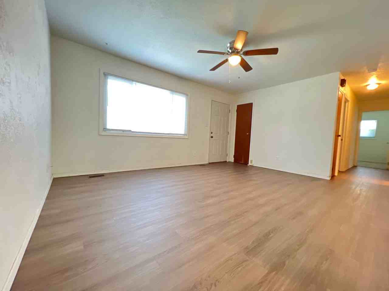 1206 Mount Vernon Dr - Photo 2 of 10
