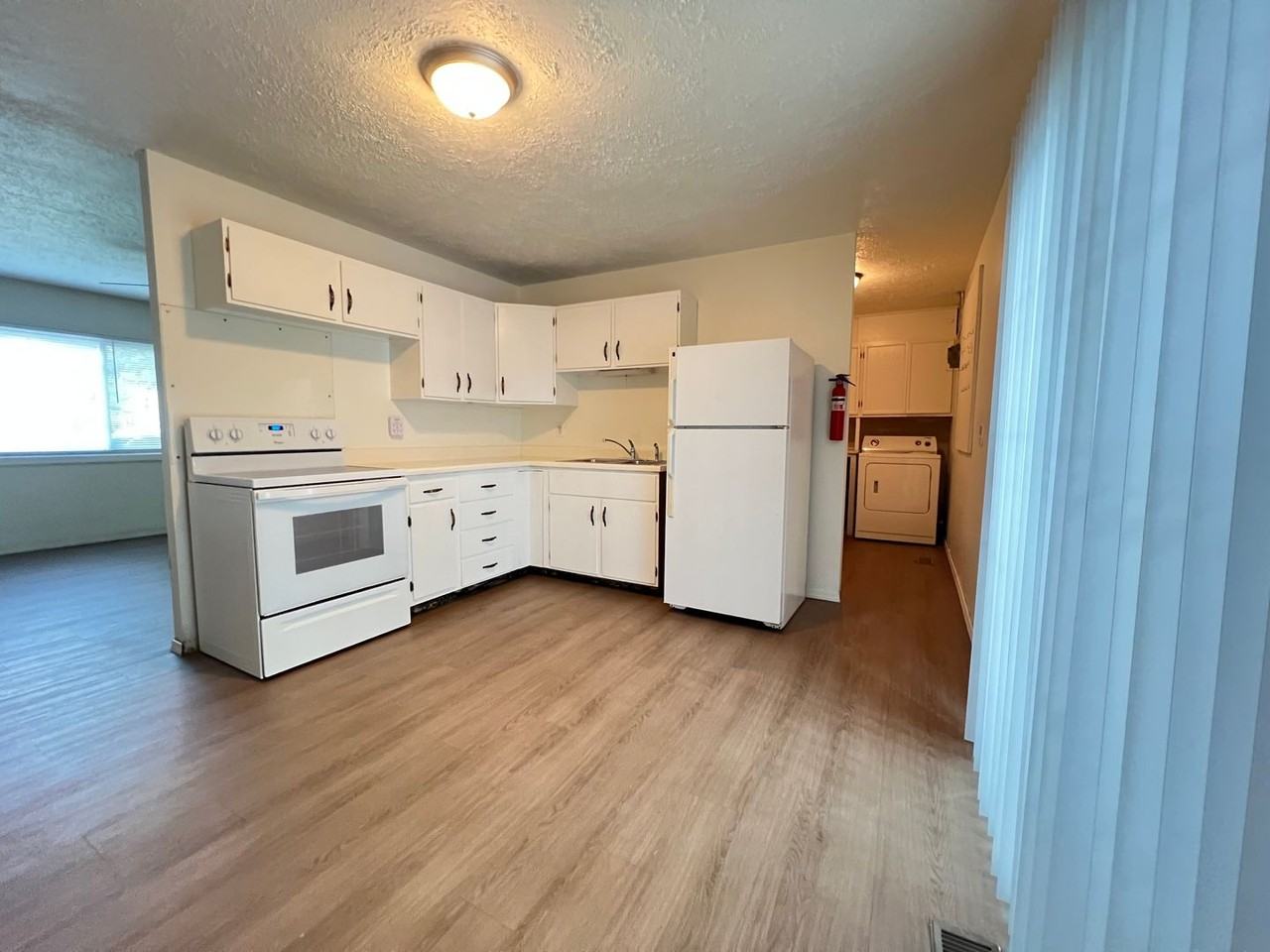 1206 Mount Vernon Dr - Photo 3 of 10