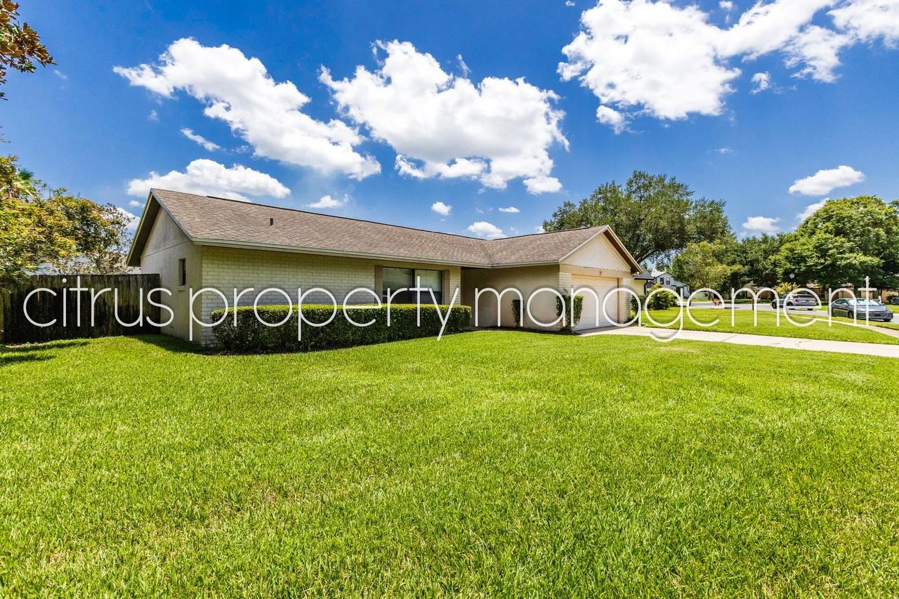 1002 Gammage Pt - Photo 2 of 26