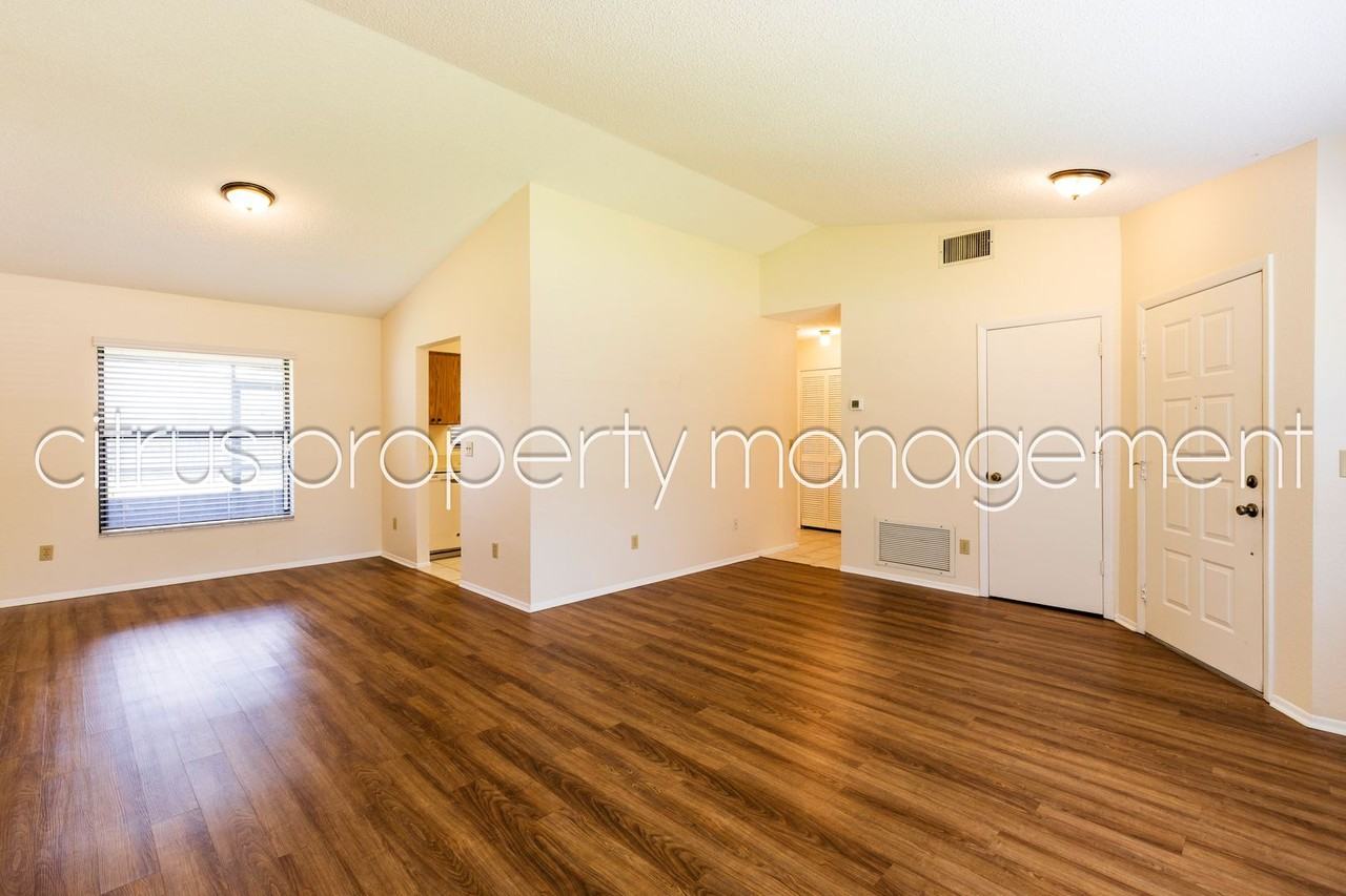 1002 Gammage Pt - Photo 6 of 26