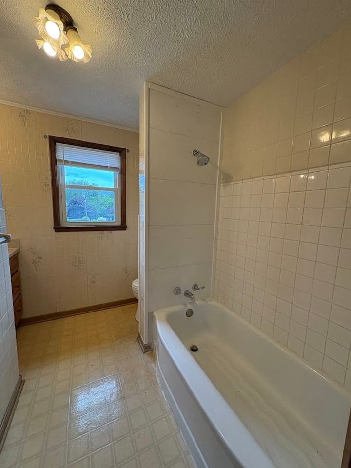 110 29th St Ne - Photo 6 of 8