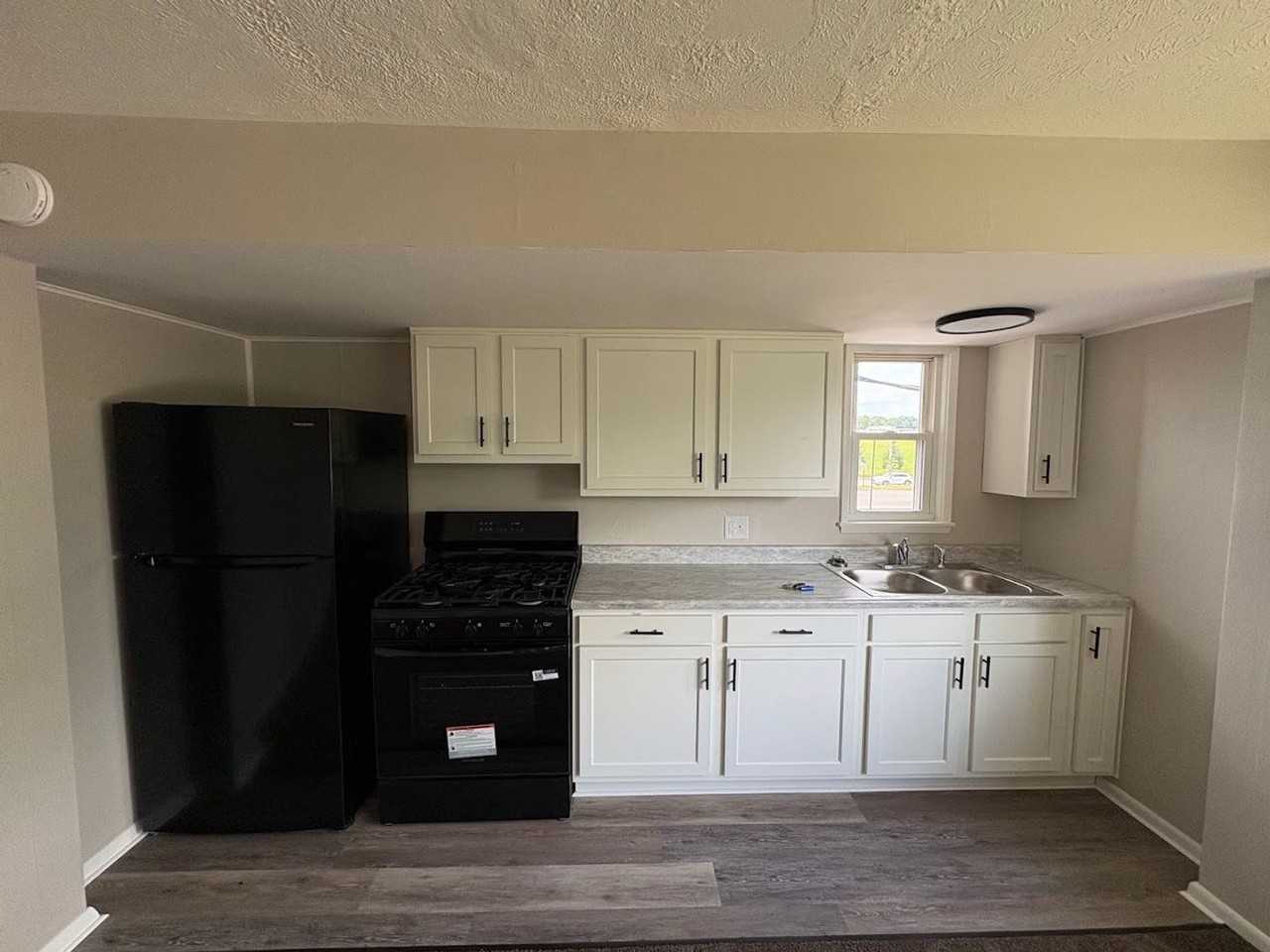 112 29th St Ne - Photo 4 of 8