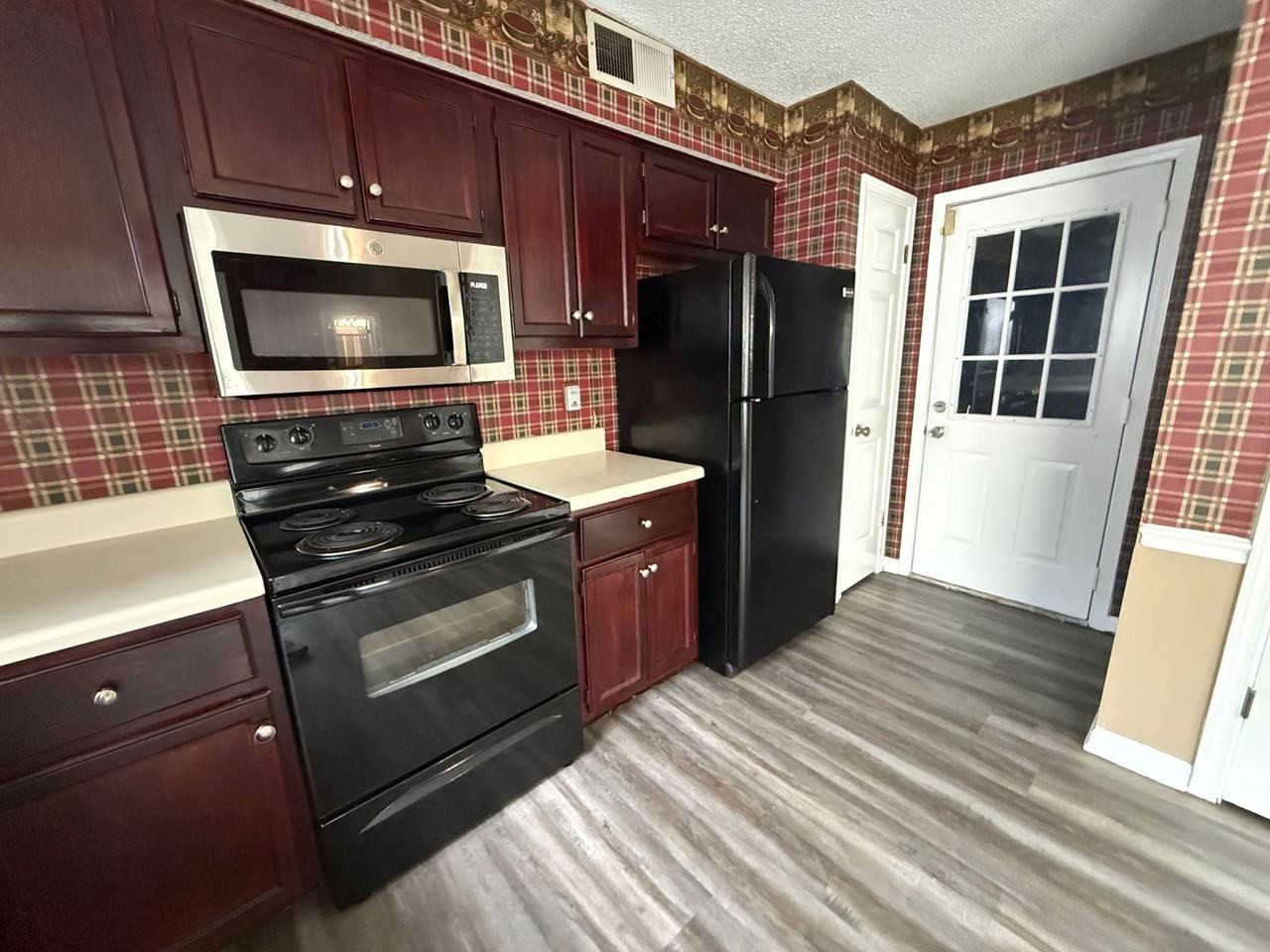 2478 Green Glen Dr - Photo 5 of 15