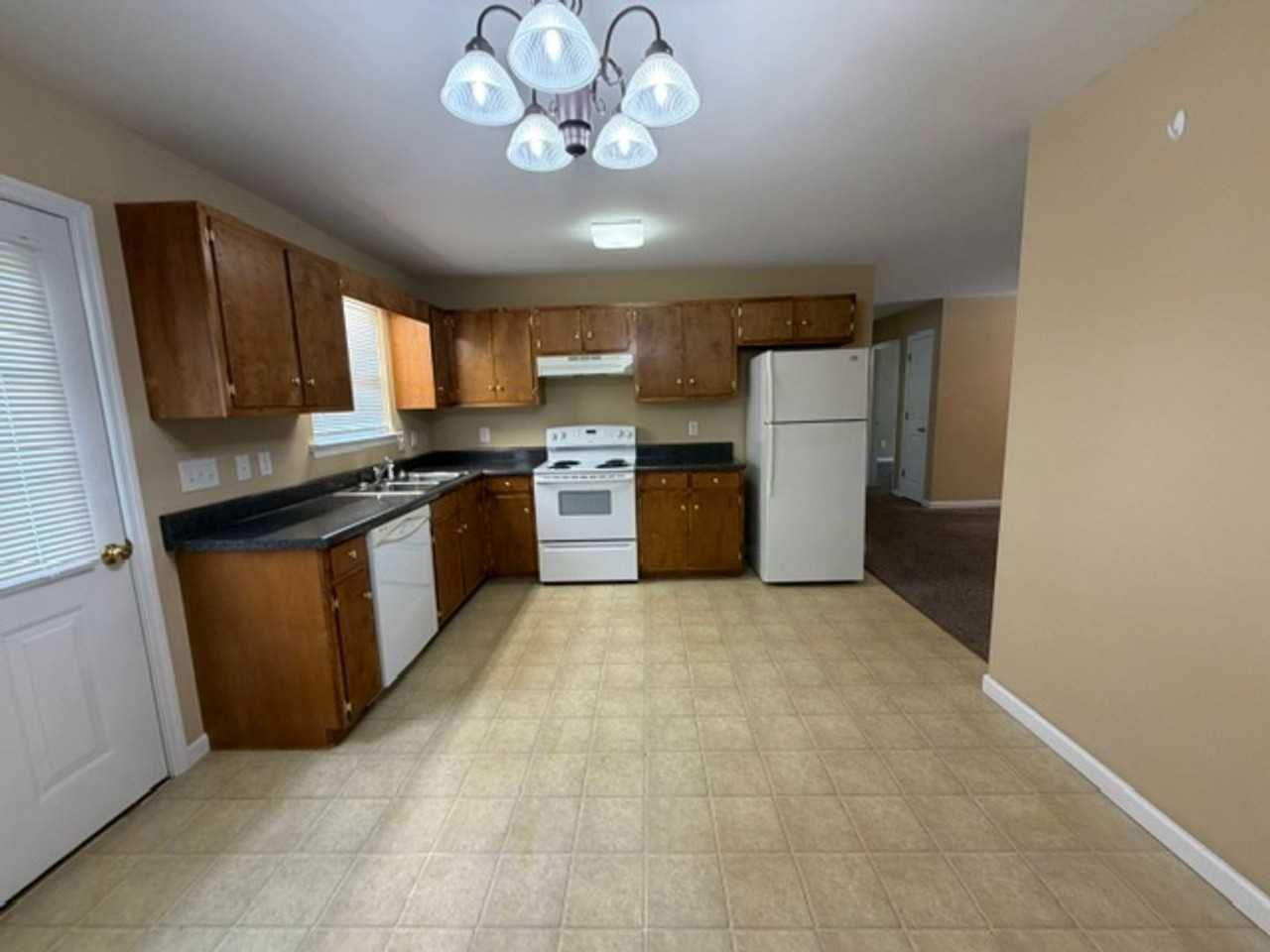 2443 Peach Orchard Hill Rd Ne - Photo 4 of 15