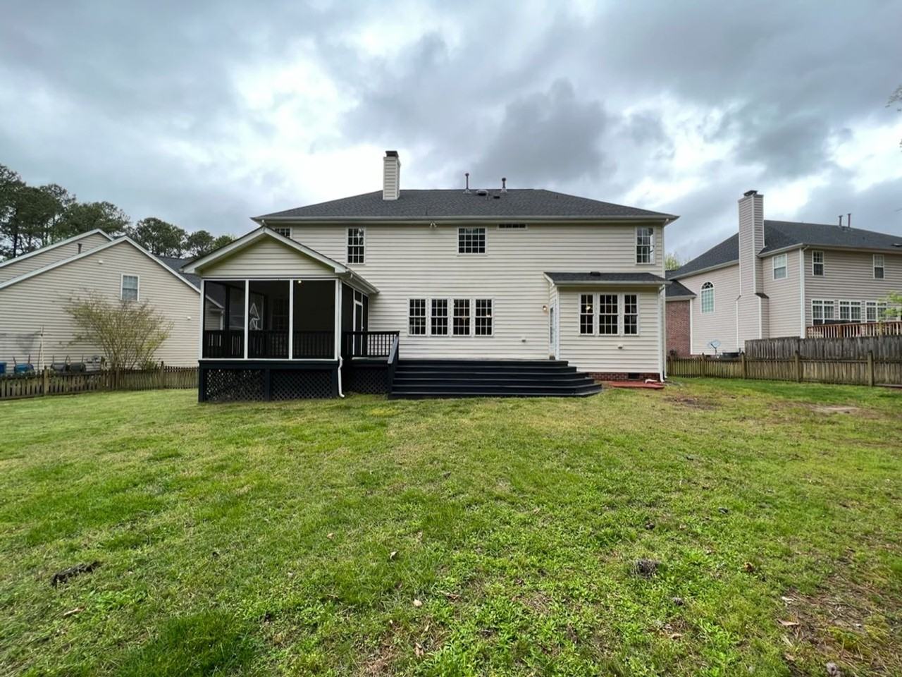 1006 Goldenview Ct - Photo 3 of 30