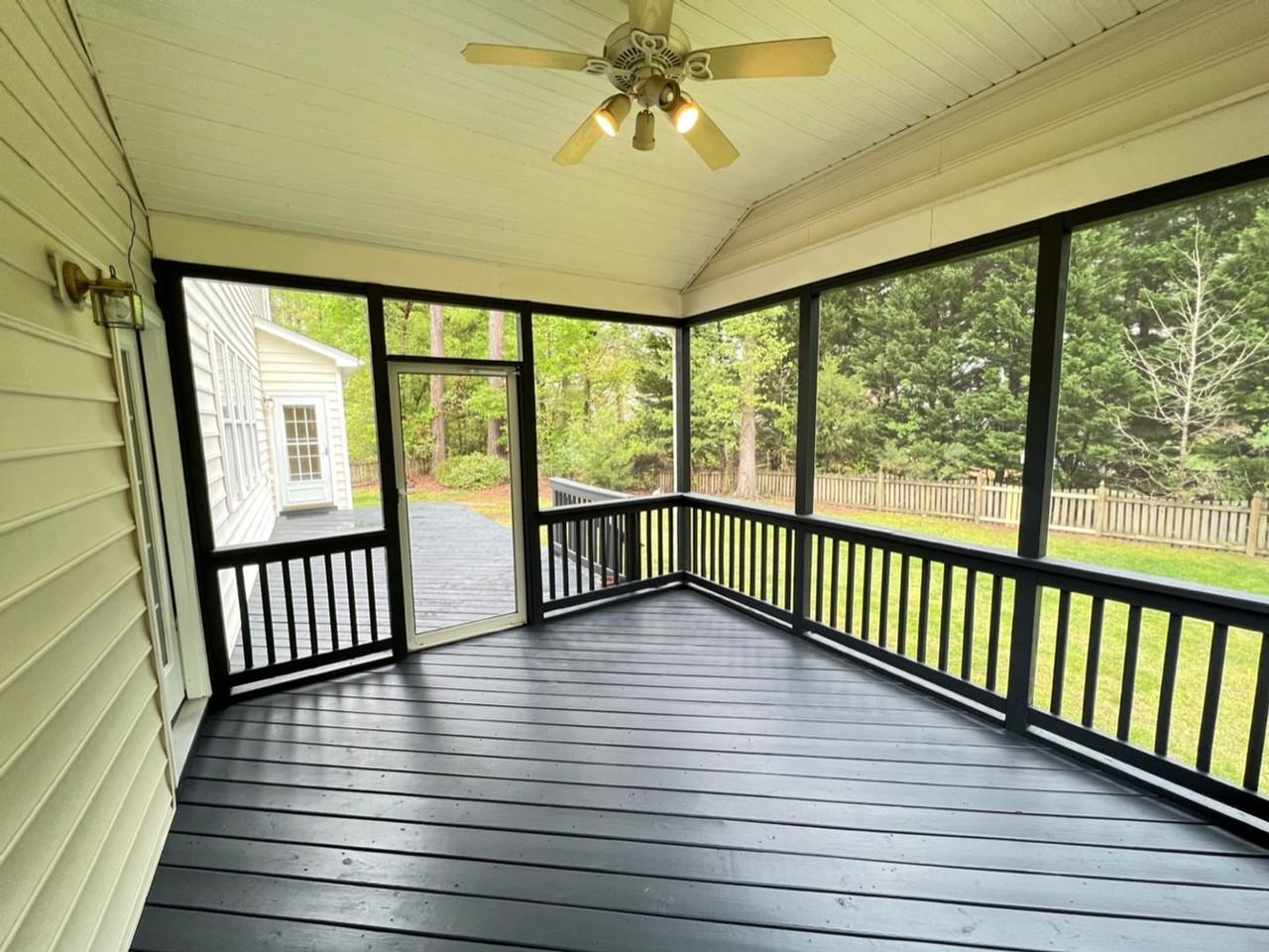1006 Goldenview Ct - Photo 4 of 30
