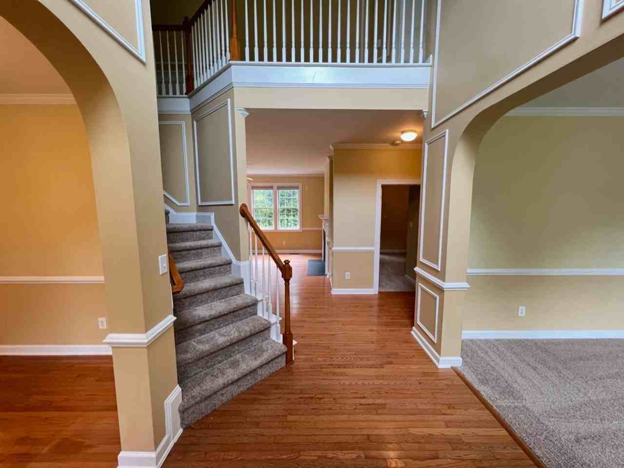 1006 Goldenview Ct - Photo 6 of 30