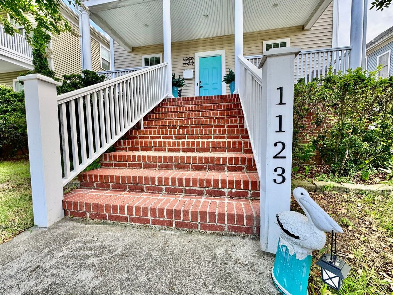 1123 W Ocean View Ave - Photo 5 of 50