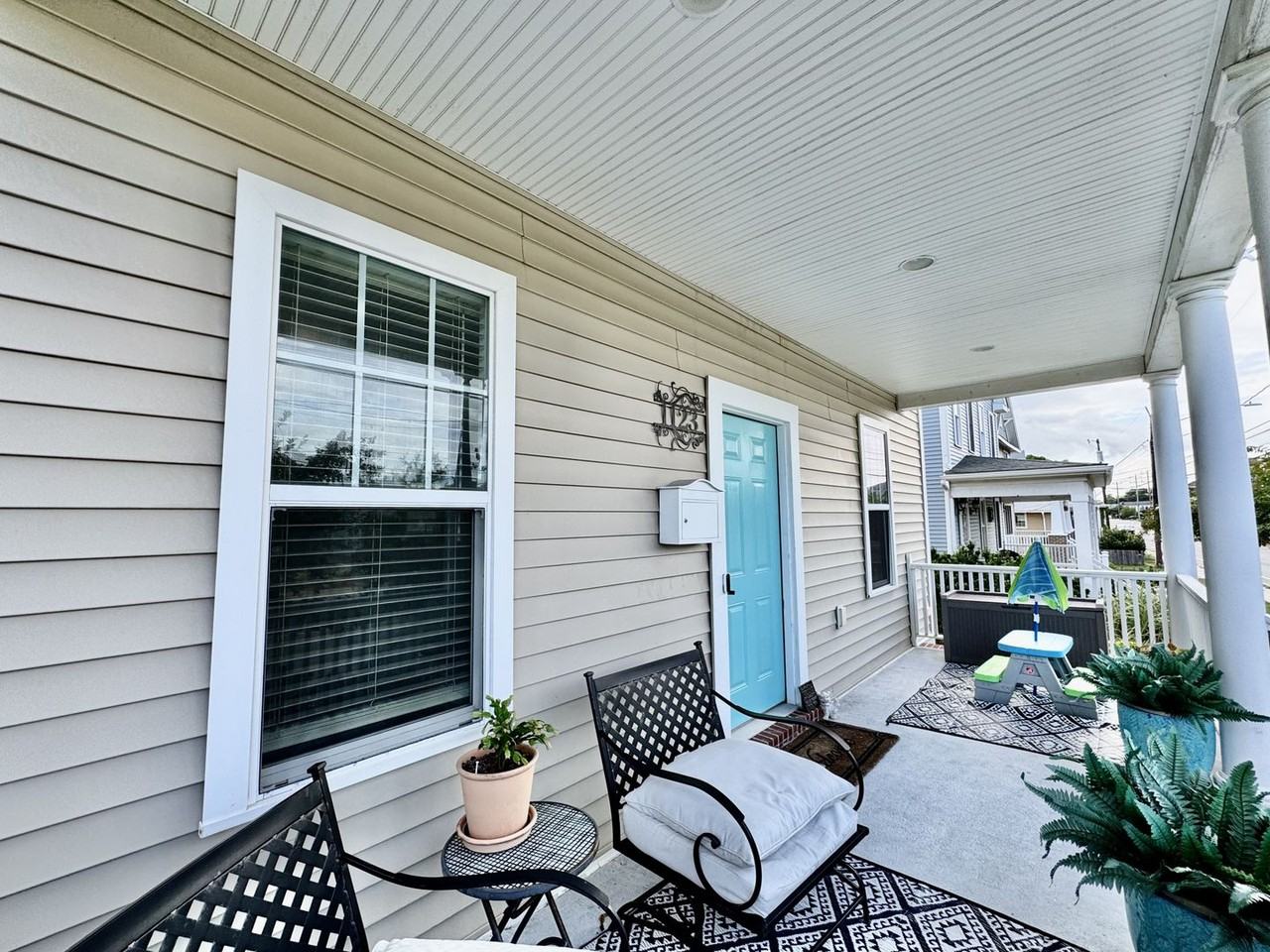 1123 W Ocean View Ave - Photo 6 of 50
