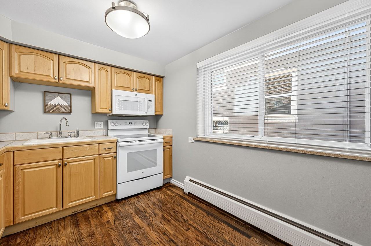 985 N Corona St - Photo 5 of 26