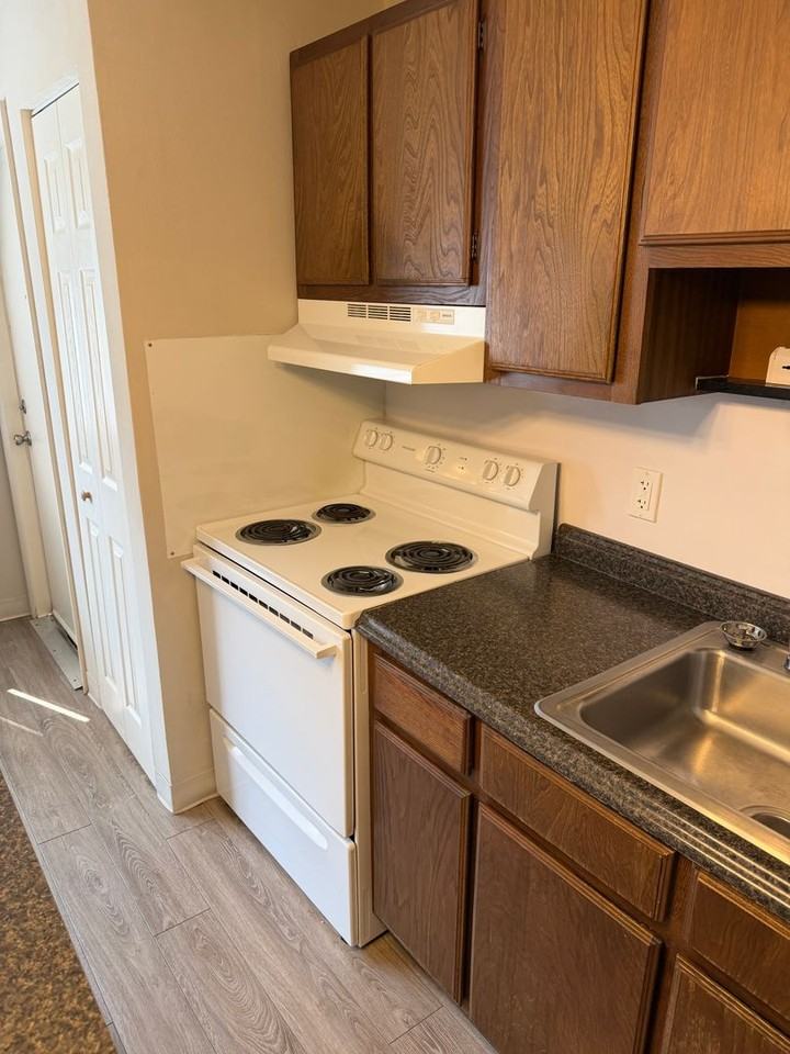 128 S 2nd St - Photo 6 of 15