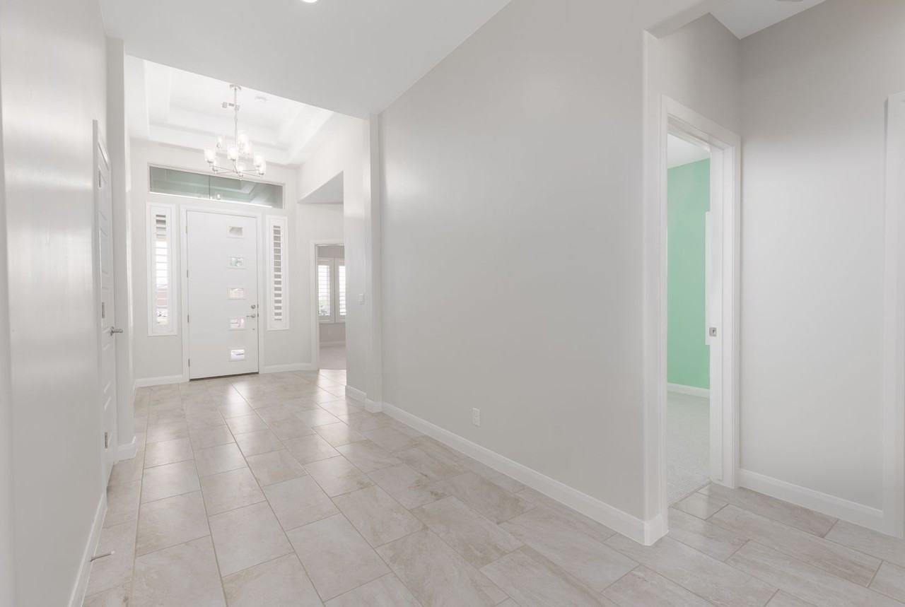 519 S Bracciano Dr - Photo 4 of 33