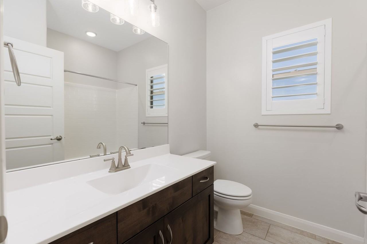 519 S Bracciano Dr - Photo 7 of 33