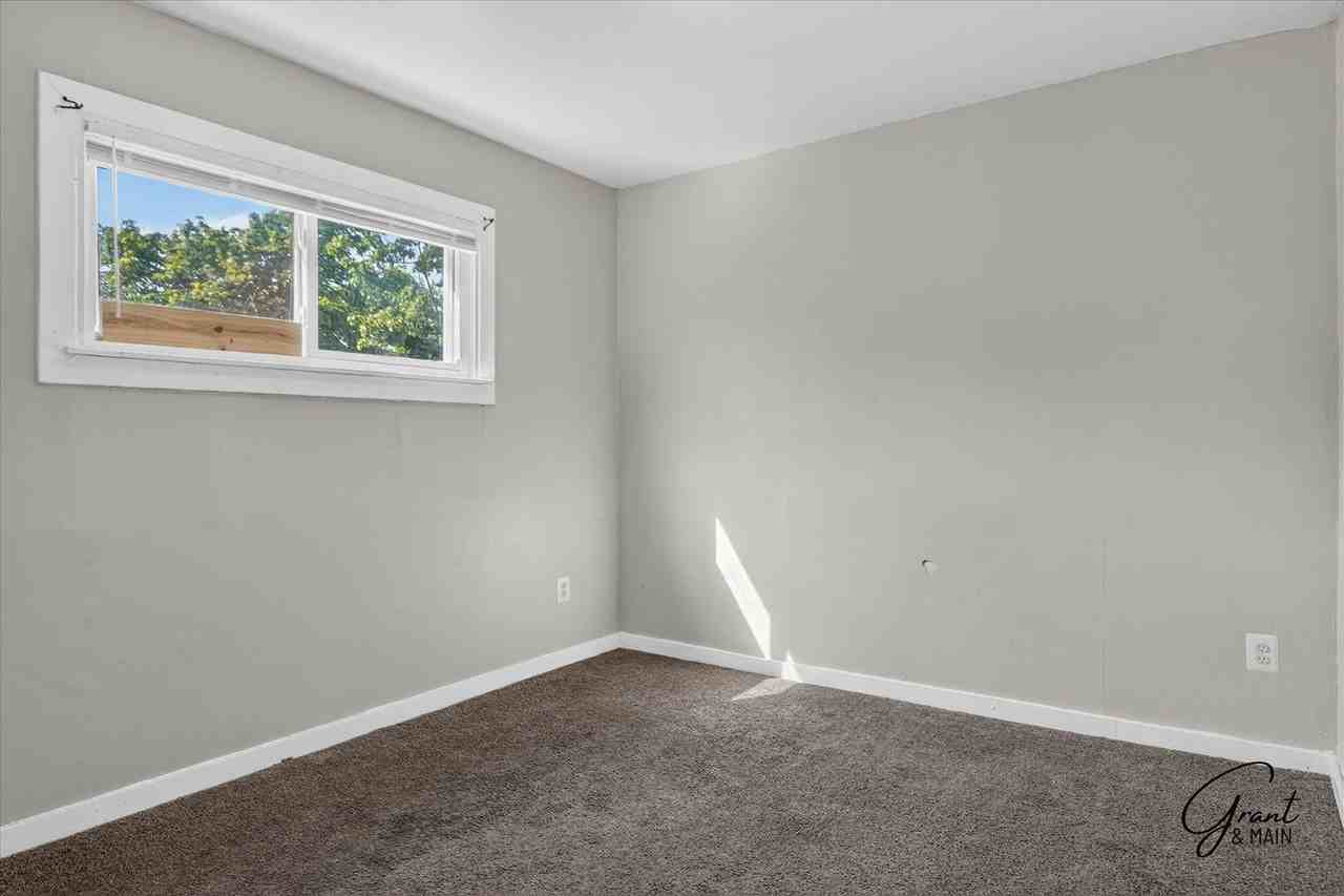 11546 Chalmers St - Photo 6 of 9