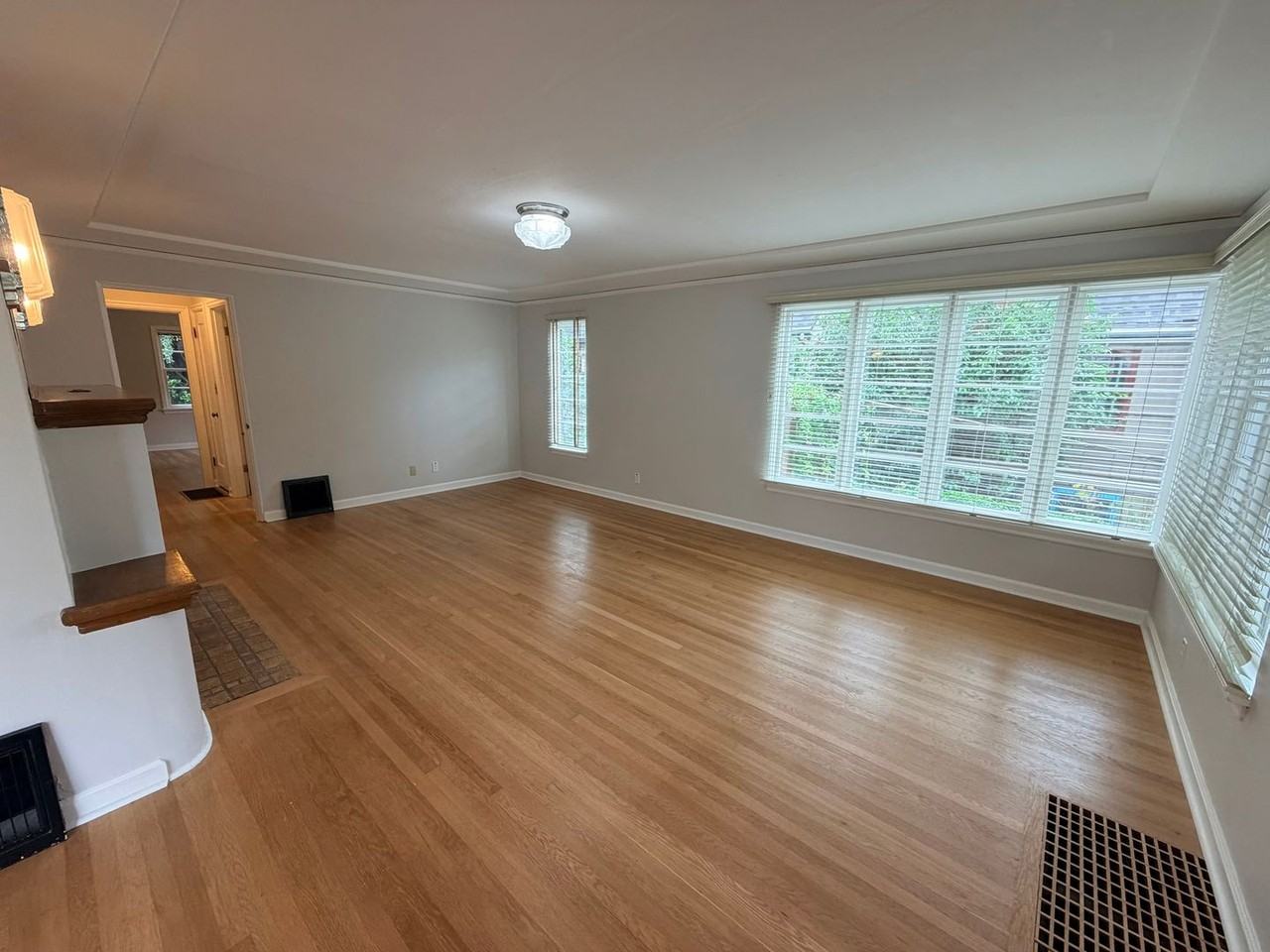 1717 Se 31st Ave - Photo 4 of 16