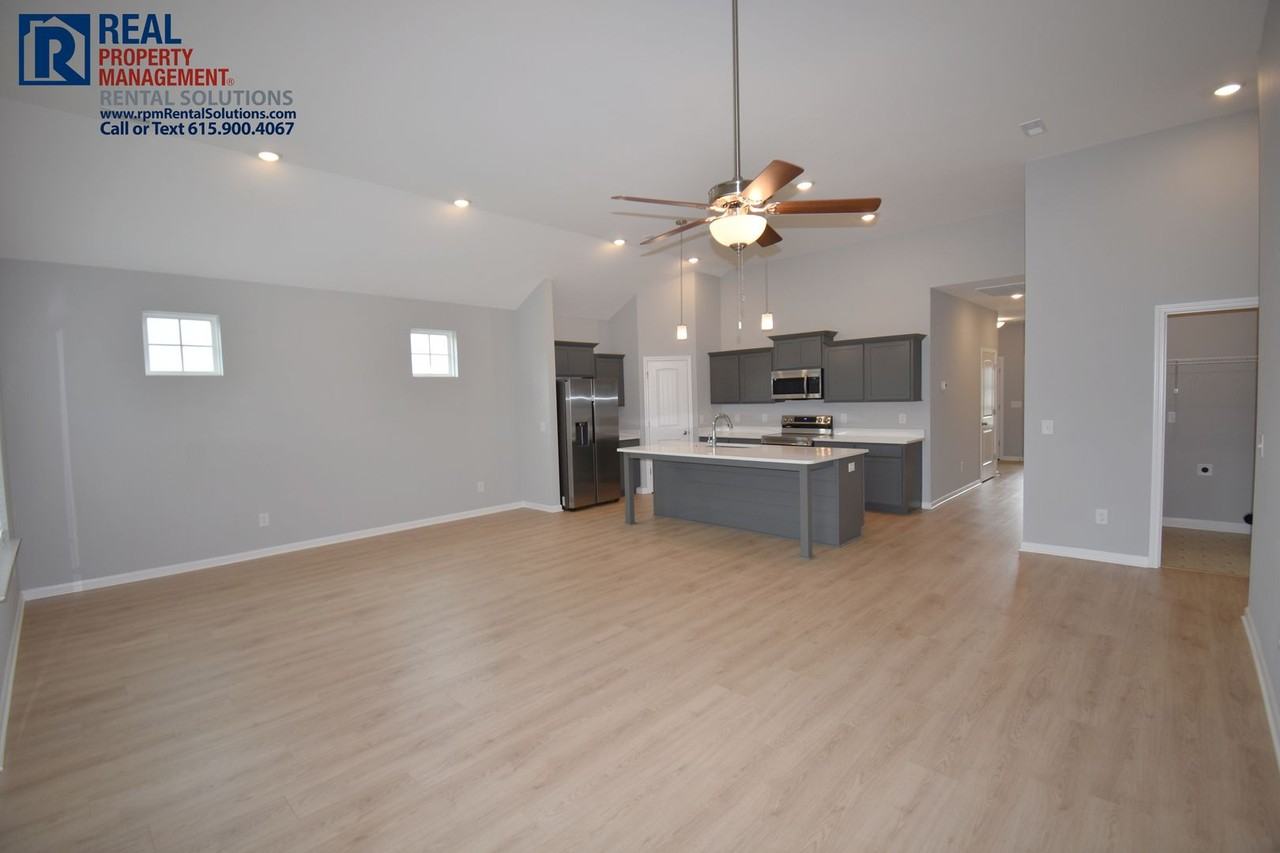 1142 Bluecreek Cir - Photo 5 of 29