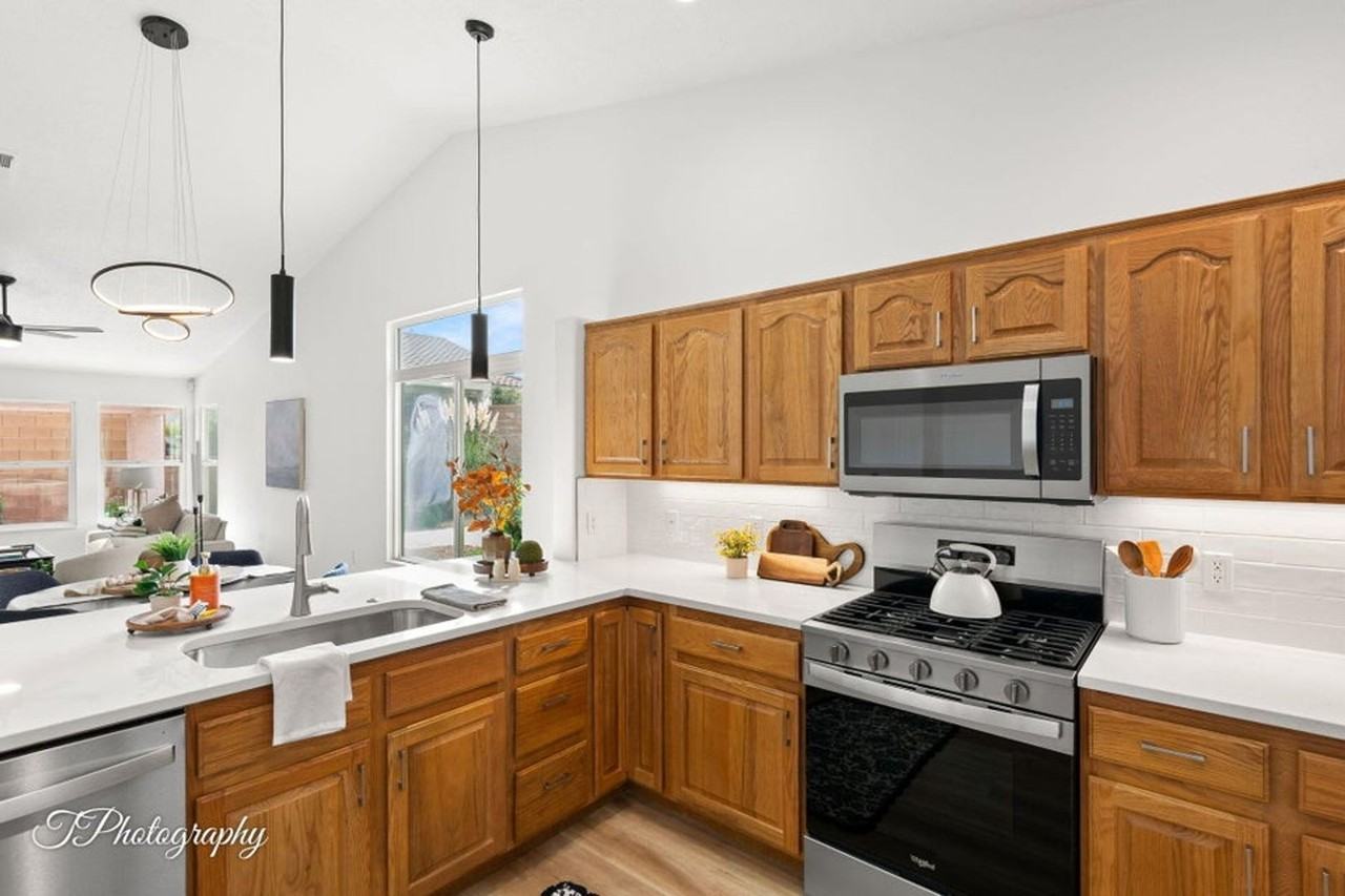 1673 Warm River Dr - Photo 2 of 40