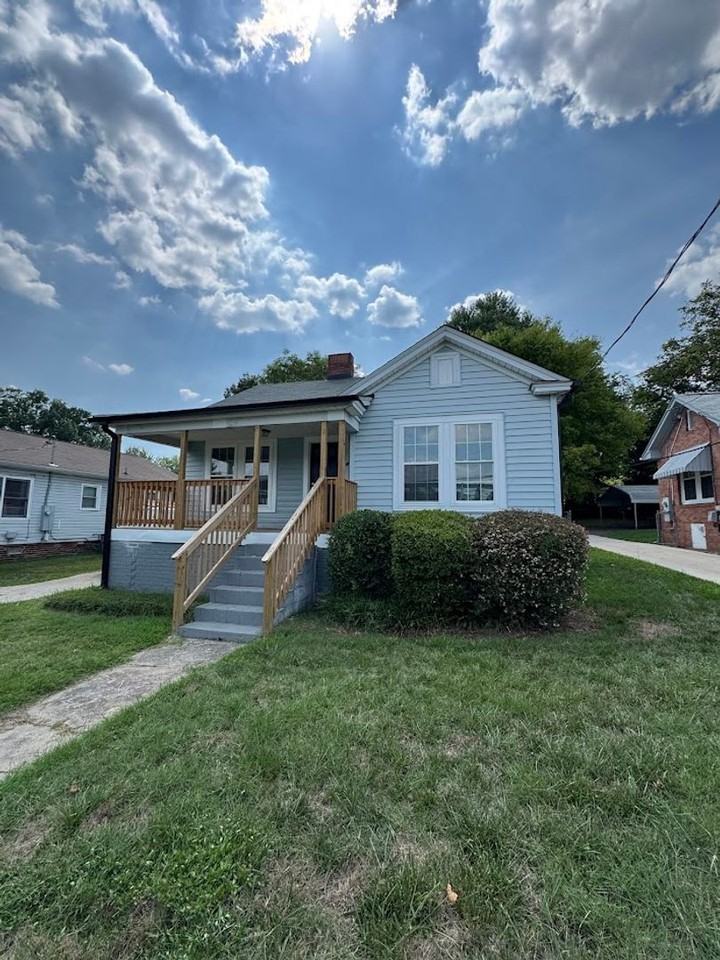818 S Benbow Rd - Photo 2 of 28