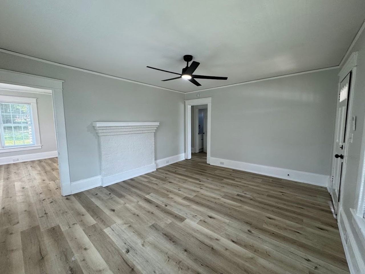 818 S Benbow Rd - Photo 3 of 28
