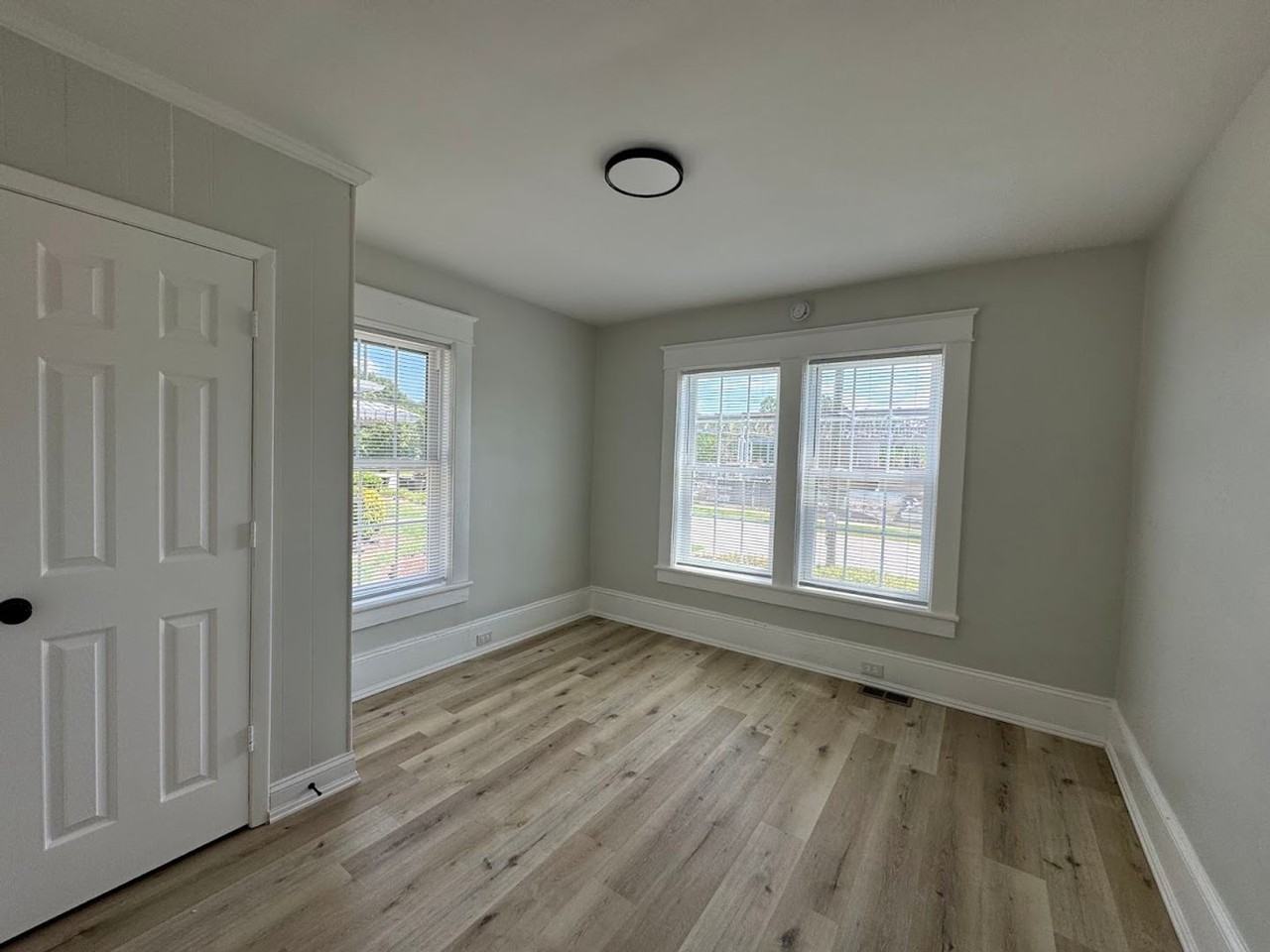 818 S Benbow Rd - Photo 6 of 28
