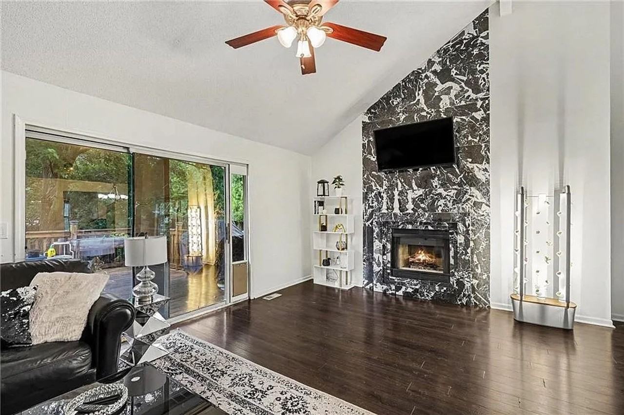 15129 Glenwood Ave - Photo 3 of 19