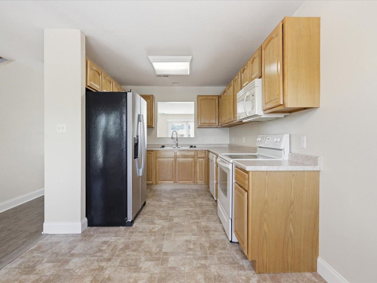 2430 Hallerins Ct - Photo 3 of 14