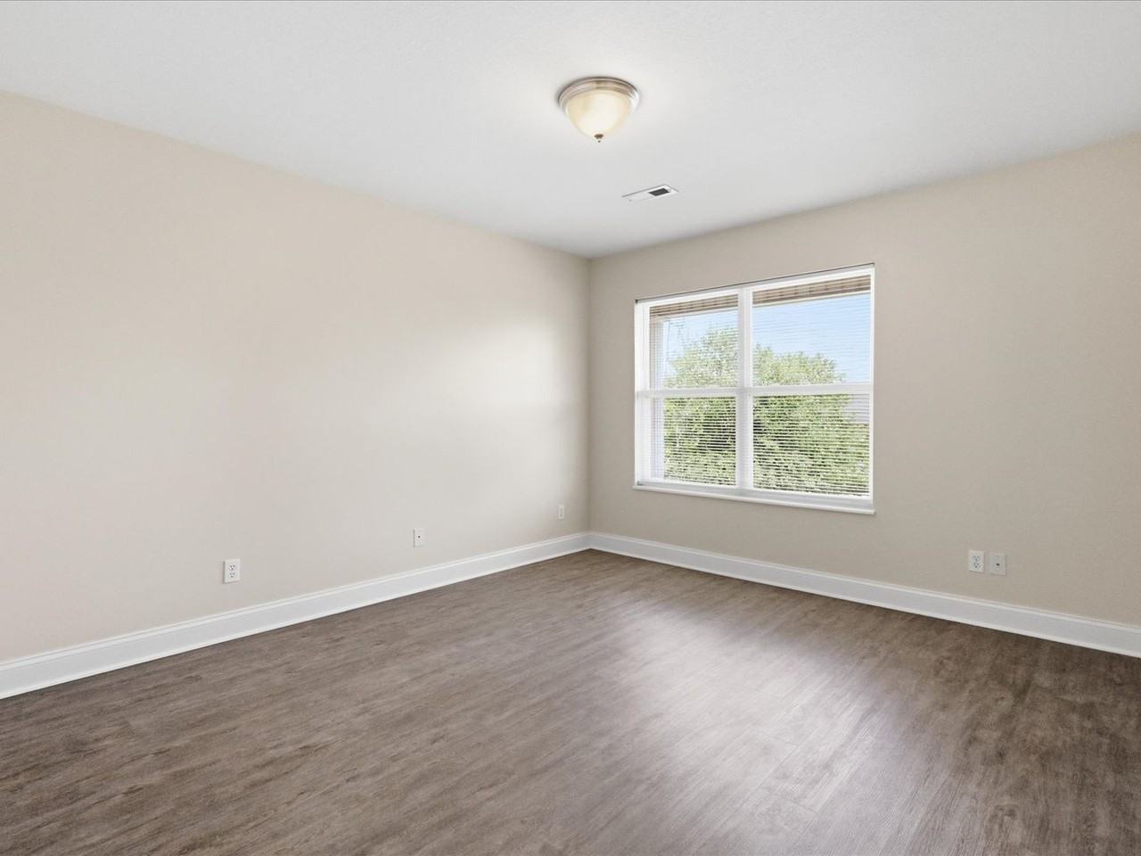 2430 Hallerins Ct - Photo 7 of 14