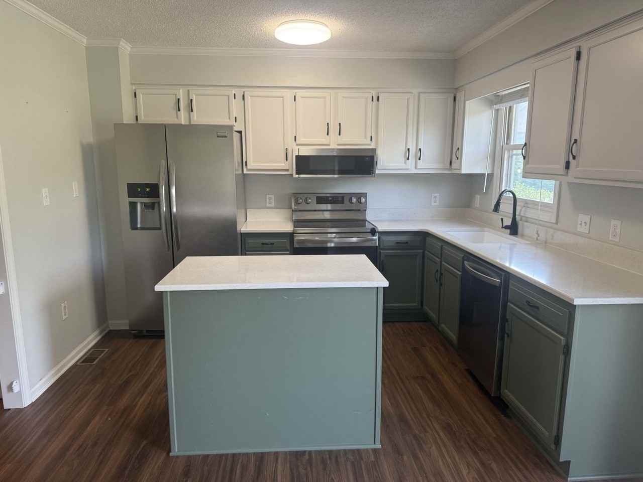 8310 Prince Edward Rd - Photo 4 of 13