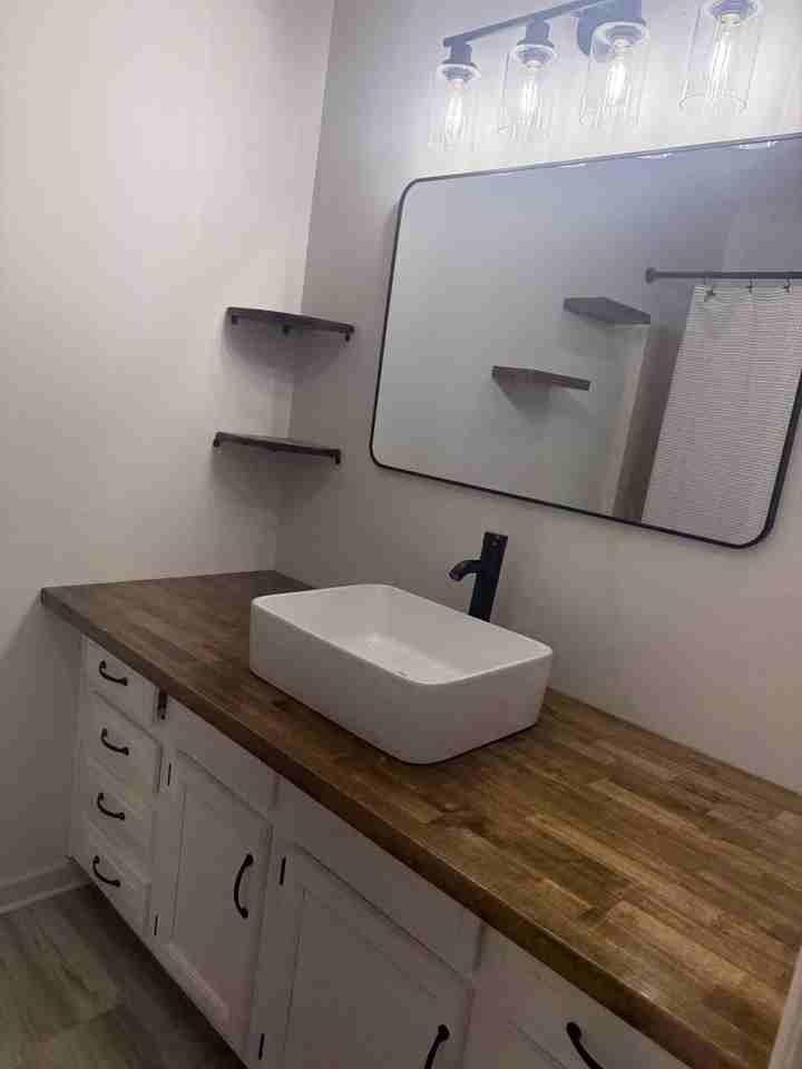 8310 Prince Edward Rd - Photo 6 of 13