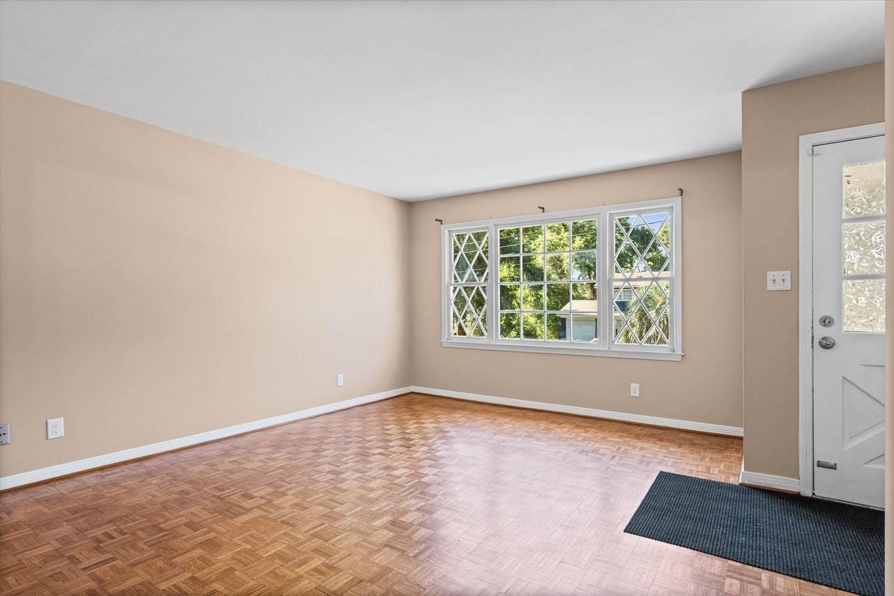 5516 Brightwood Ln - Photo 2 of 23