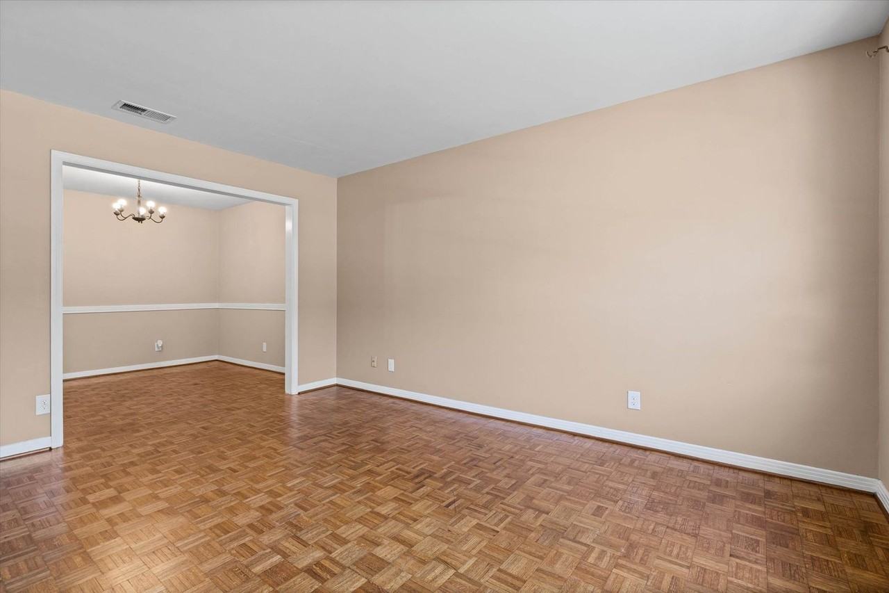 5516 Brightwood Ln - Photo 3 of 23