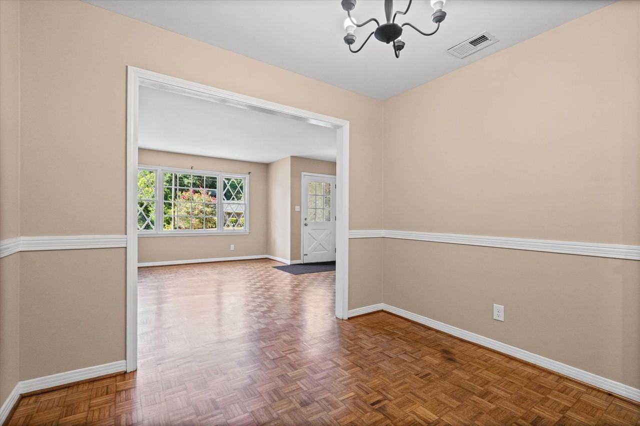 5516 Brightwood Ln - Photo 5 of 23