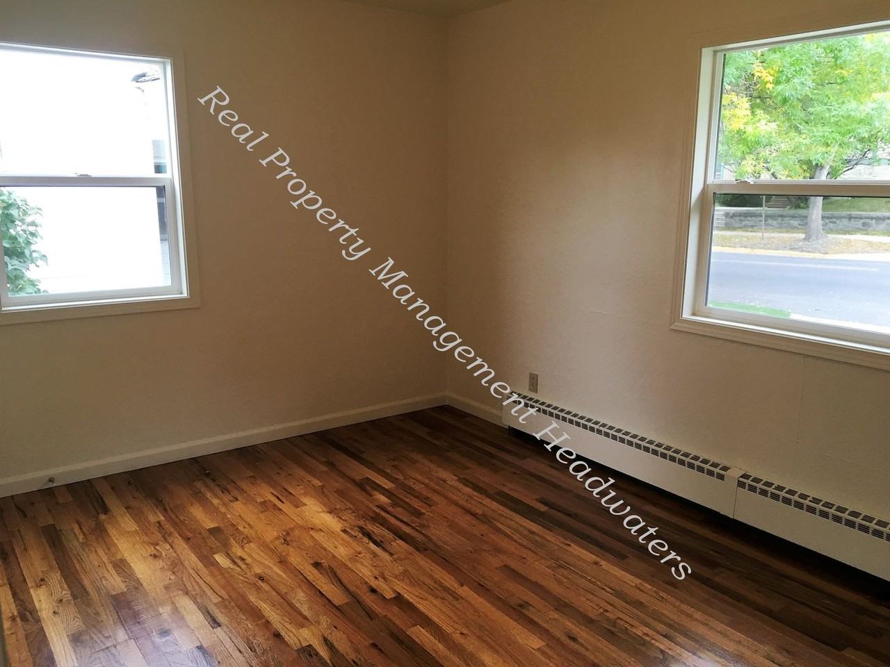 820 E Broadway St - Photo 6 of 18