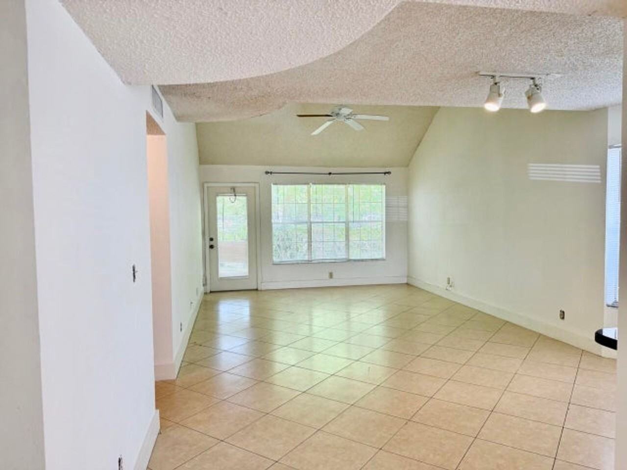 6308 La Costa Dr - Photo 7 of 19