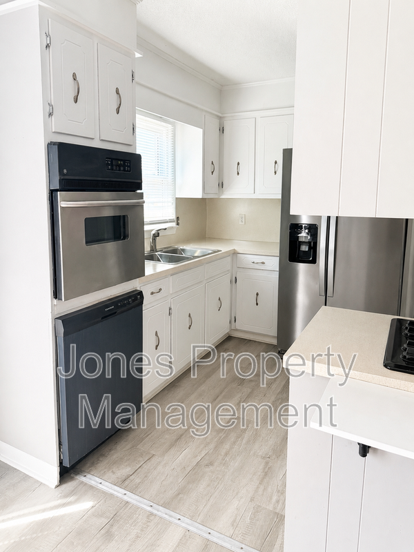 152 Leonard Dr - Photo 3 of 11
