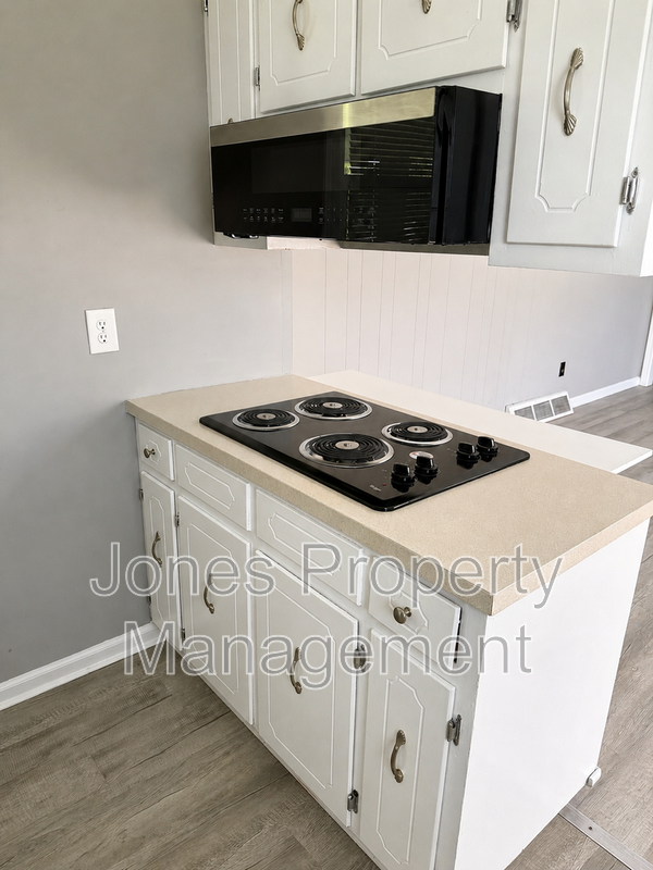 152 Leonard Dr - Photo 4 of 11