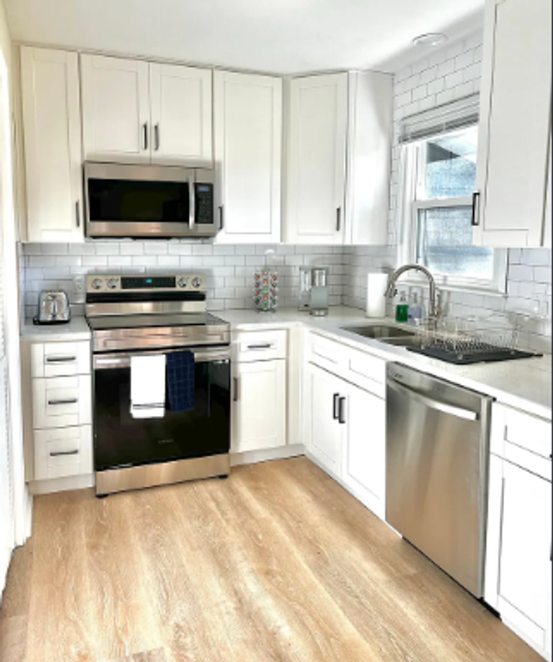 2768 Milburnie Rd - Photo 4 of 12