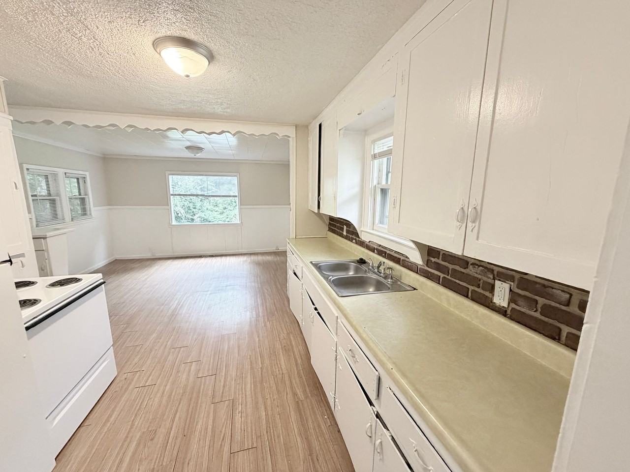 2837 N 42nd St - Photo 4 of 13
