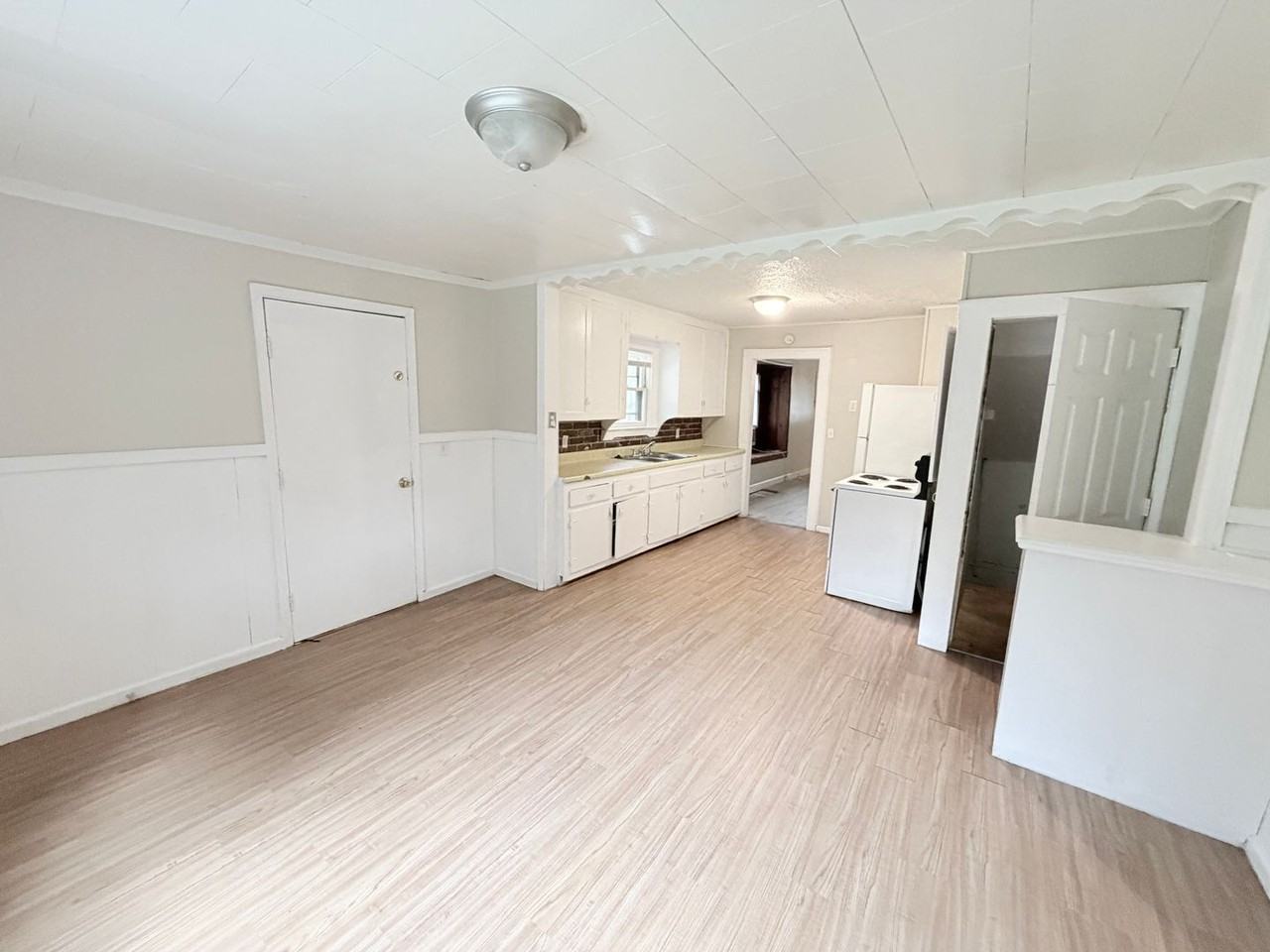 2837 N 42nd St - Photo 5 of 13