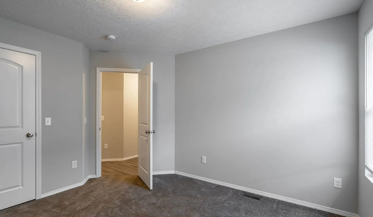 1315 S Normandy Ave - Photo 7 of 8