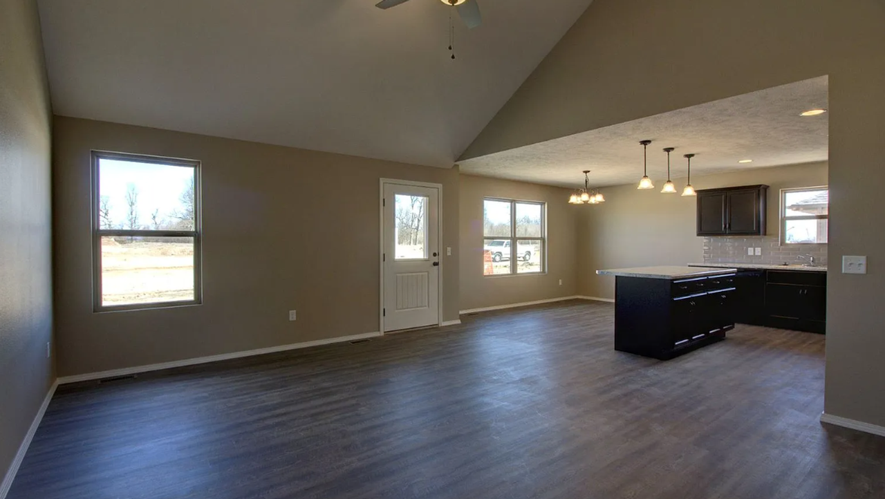 479 W Grace St - Photo 2 of 10